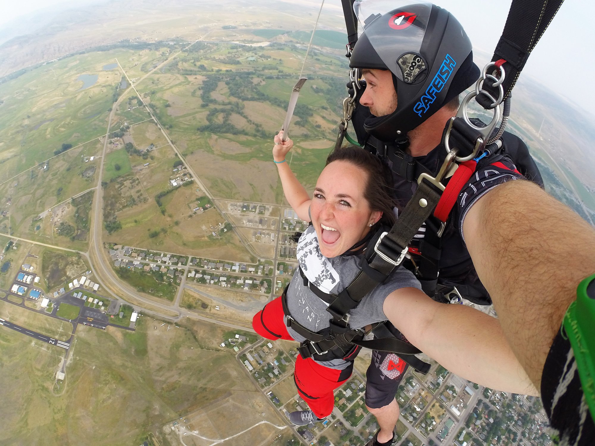 MT6 (1) Woman tandem skydiving - DZONE® Skydiving
